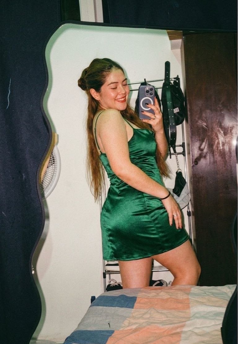 Live video chat user waiting for an instant 1-on-1 match
