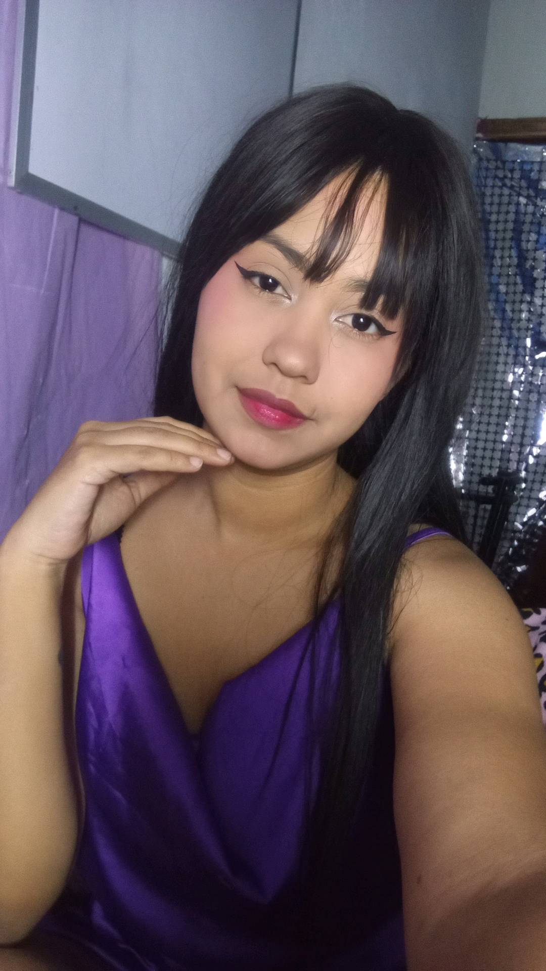 Mia — 1v1 cam girls live chat